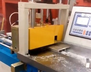 氣動(dòng)全自動(dòng)切鋁機(jī)